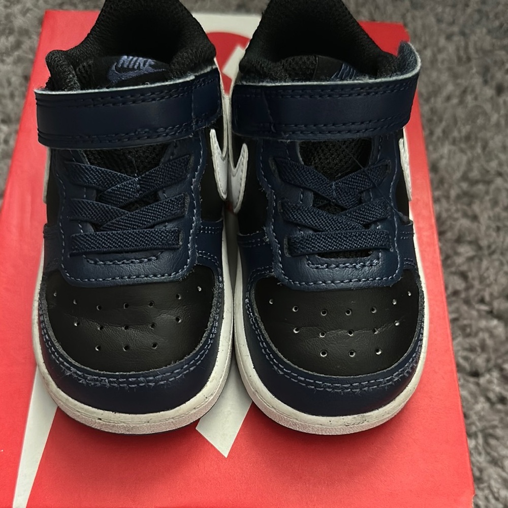 Nike Kids' Black and Blue Sneakers